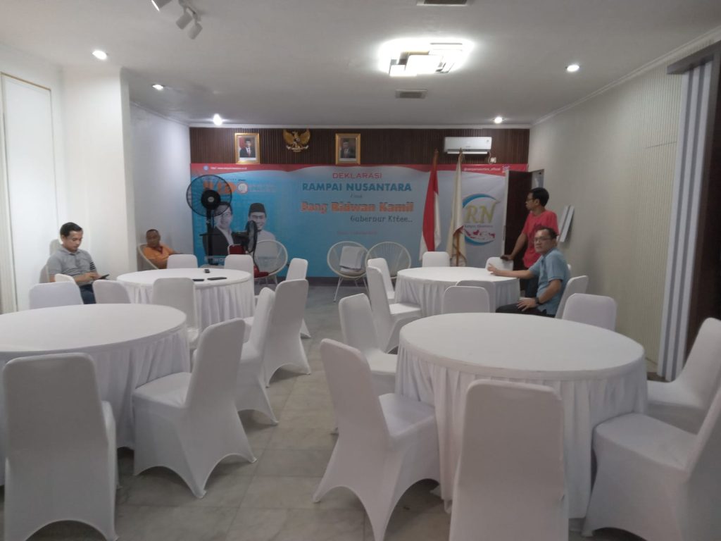 Harga Sewa Round Table